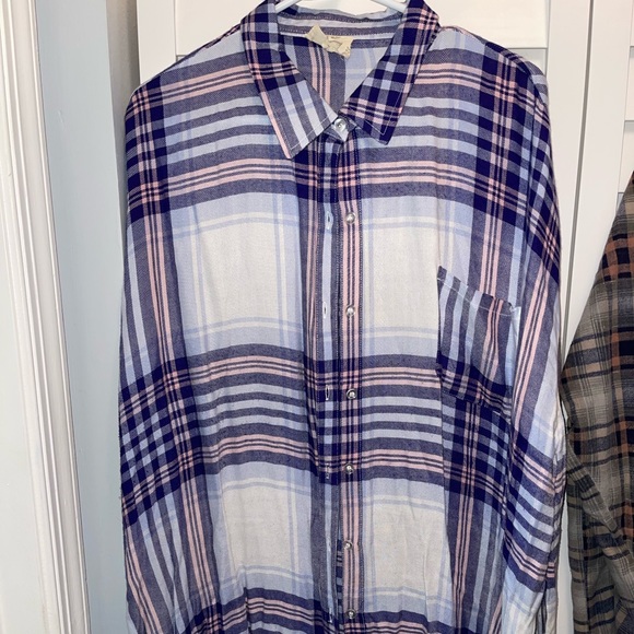 Button down top - Picture 1 of 3